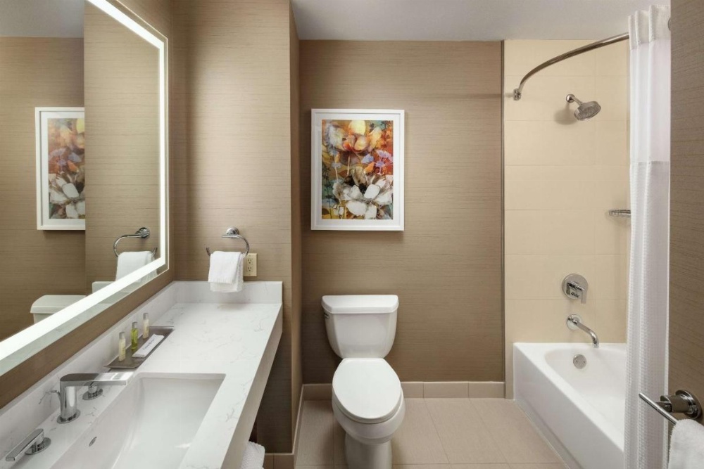 DoubleTree By Hilton Hotel Ontario Airport